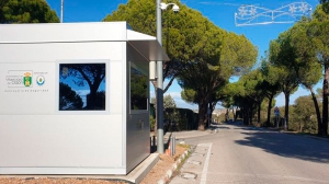 Villaviciosa de Odón | El Ayuntamiento instala garitas de seguridad en la urbanización El Bosque