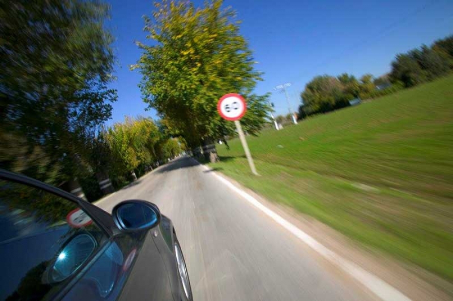 Las carreteras convencionales se cobran cada año la vida de un millar de personas