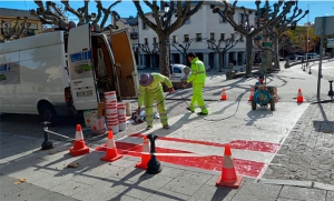 El Escorial | El Ayuntamiento renueva la señalización horizontal de los pasos de peatones en el municipio