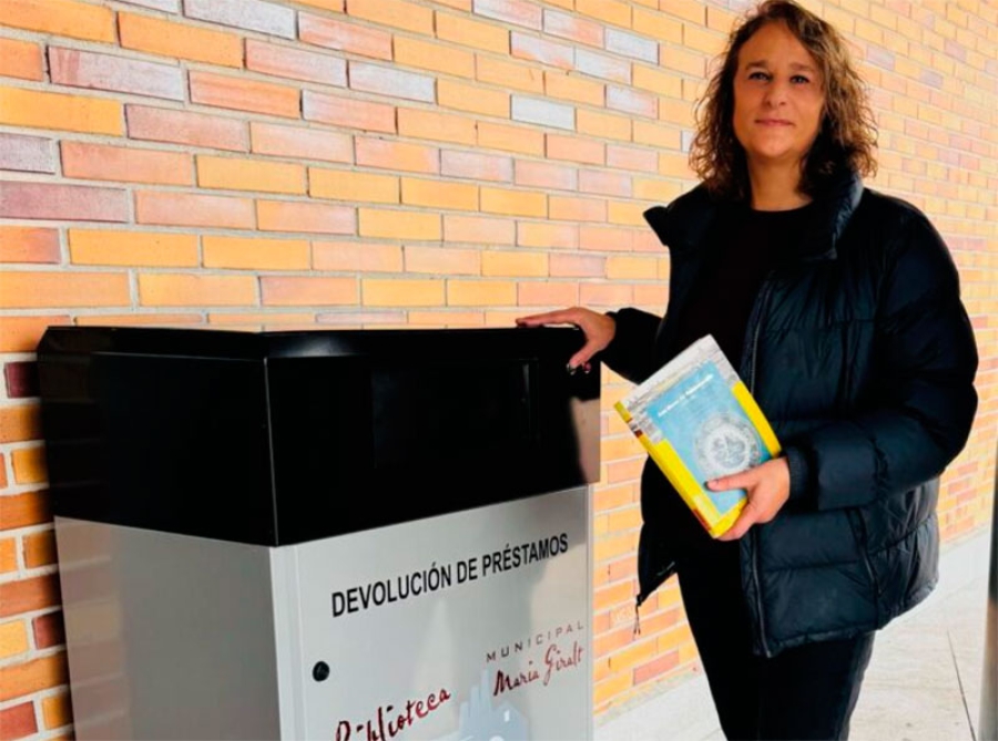 Valdemorillo | En marcha el nuevo buzón inteligente que facilita la devolución de libros a la Biblioteca Municipal