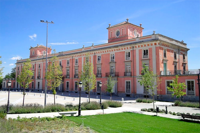 Boadilla del Monte | Ampliado el horario de acceso permitido de vehículos por delante del Palacio