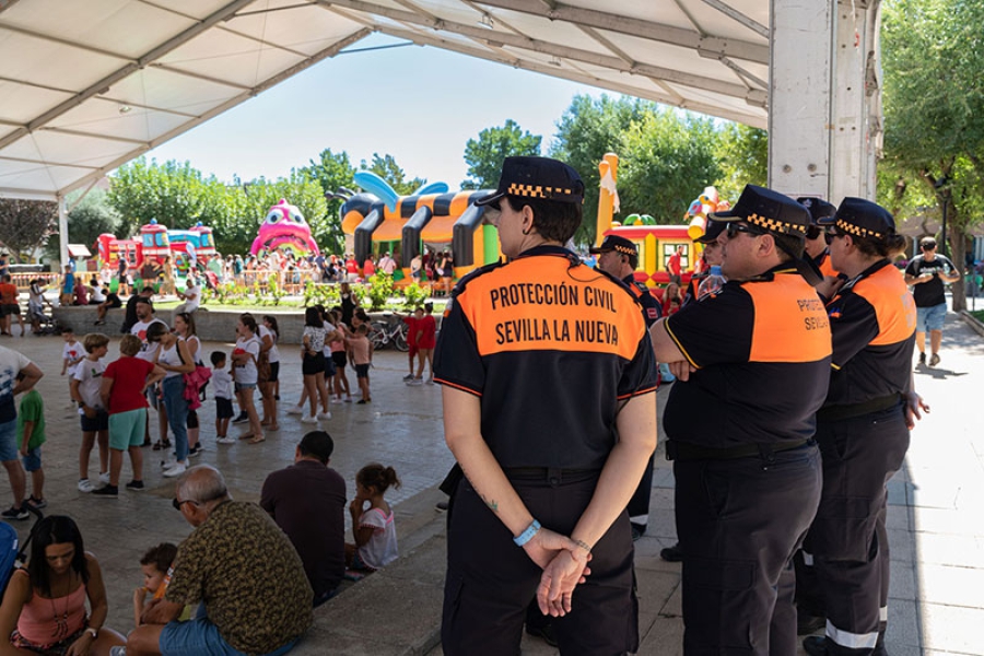 Sevilla la Nueva | Sevilla la Nueva refuerza la seguridad en sus Fiestas Patronales con perros entrenados en seguridad y detección de drogas