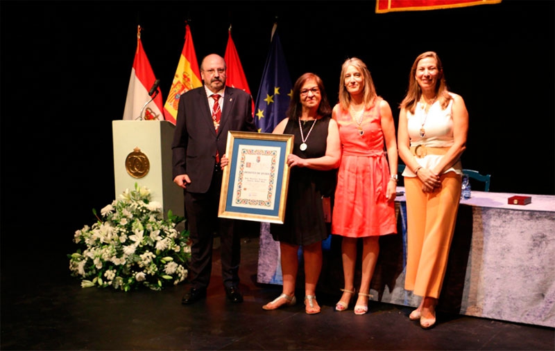 San Lorenzo de El Escorial | El Ayuntamiento entrega sus Honores y Distinciones del Real Sitio en el día de su Patrón