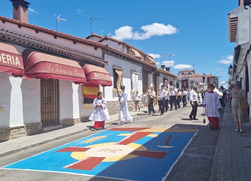 Brunete | Brunete celebró con gran devoción la festividad del Corpus Christi