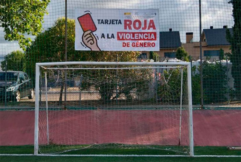 Torrelodones | El Ayuntamiento lanza la campaña de sensibilización “Saca tarjeta roja a la violencia de género”