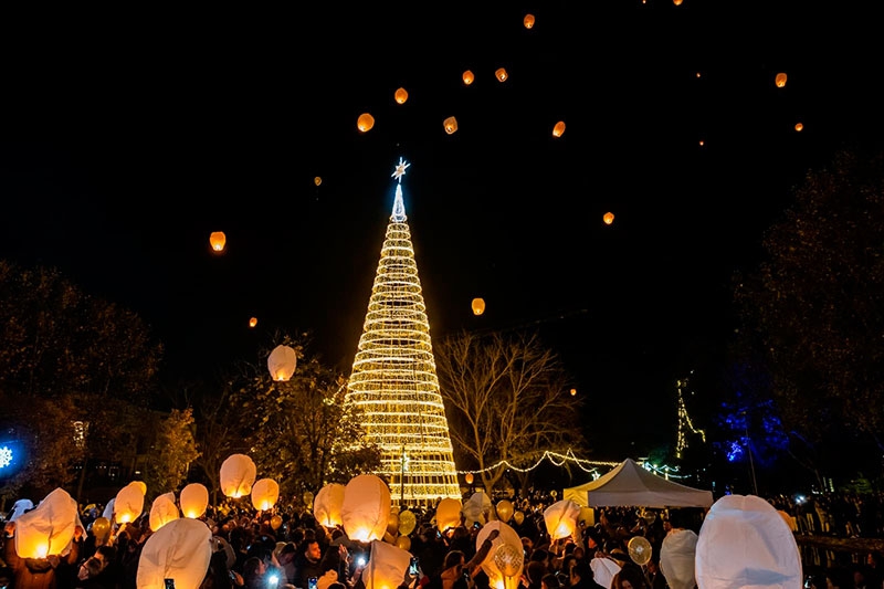 Pozuelo de Alarcón | Pozuelo de Alarcón da la bienvenida a la Navidad con el tradicional encendido de luces y la inauguración del parque navideño en Prados de Torrejón