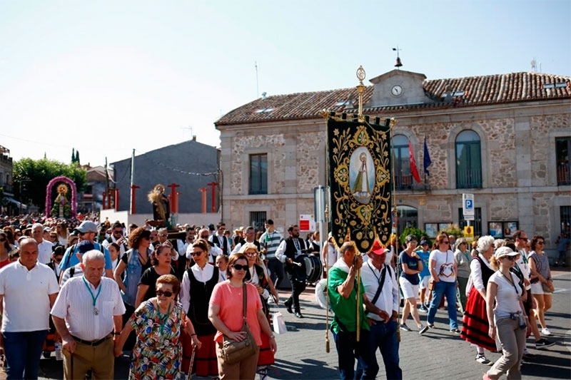 Valdemorillo | Valdemorillo se viste de alegría para celebrar su espectacular romería en honor a la Virgen de la Esperanza