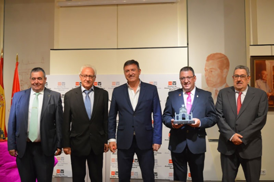 Humanes de Madrid  | La Banda de Música Municipal recibe el trofeo Puerta de San Vicente otorgado por la Federación Taurina de la Comunidad de Madrid