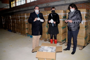 Boadilla del Monte | El Ayuntamiento reparte más de 200.000 mascarillas FFP2 en los domicilios, comercios, restaurantes y residencias