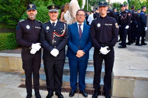 Villaviciosa de Odón | La plantilla de la Policía Local de Villaviciosa de Odón cuenta con un nuevo subinspector y dos nuevos oficiales