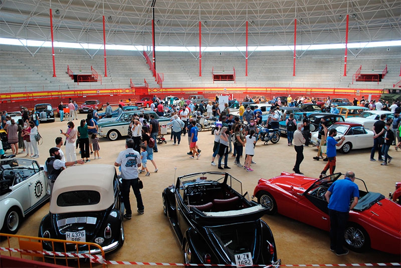 Valdemorillo | Gran éxito de participación del Certamen de Coches y Motos Clásicos