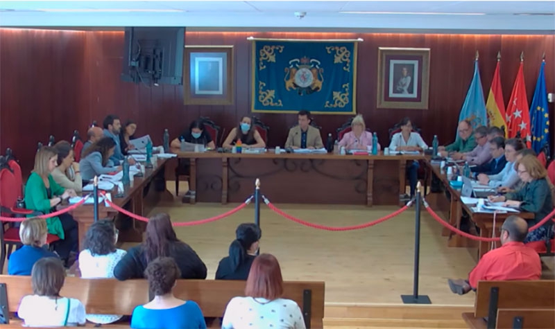 El Escorial | Las trabajadoras de LIMPESCO pasan a formar parte de la plantilla municipal tras su aprobación en el Pleno