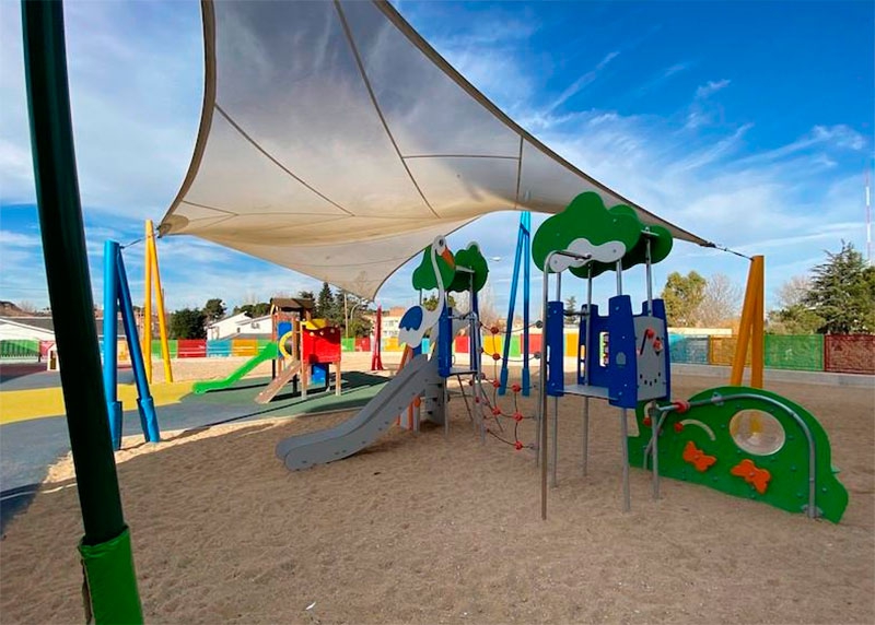 Majadahonda | El Ayuntamiento comienza con la renovación de zonas infantiles en parques y centros educativos