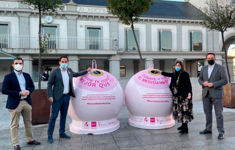 Pozuelo de Alarcón | Campaña solidaria “Recicla Vidrio por ellas&quot; con motivo del Día Mundial contra el Cáncer de Mama