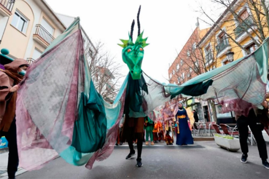 Villaviciosa de Odón | Las calles de Villaviciosa se vistieron de color con el segundo desfile de Carnaval