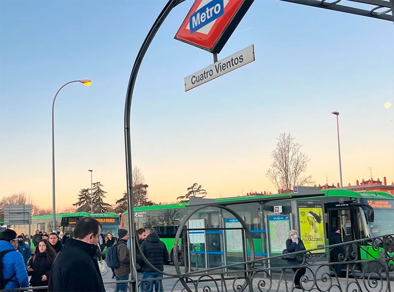 Villaviciosa de Odón | El Ayuntamiento de Madrid instalará doce marquesinas y zonas de sombra en el intercambiador de Cuatro Vientos