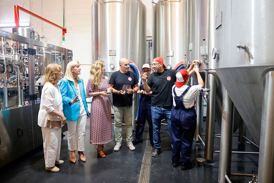 Collado Villalba | La consejera de Familia visitó la fábrica de cervezas Capaz impulsada por APASCOVI