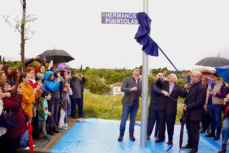 Las Rozas | Inauguración de la calle "Hermanos Puértolas" en Las Matas