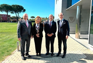 Villanueva de la Cañada | Visita del Embajador de la Liga Árabe a la UCJC y al colegio SEK-El Castillo