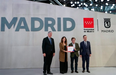 Díaz Ayuso recoge el Premio al Mejor Estand de FITUR concedido a la Comunidad de Madrid