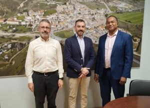 Villamantilla | Visita del director general de Atención al Mayor a la parcela que el Ayuntamiento ha ofrecido para la construcción de una residencia de Mayores en Villamantilla