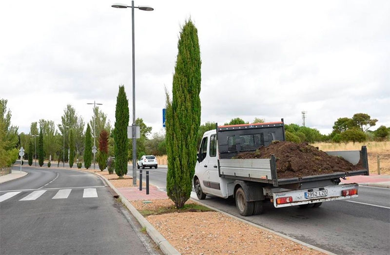 Boadilla del Monte | Avanzan las obras de mejora en la mediana de la avenida de Valdepastores