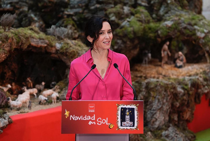 Díaz Ayuso inauguró el Belén de la Real Casa de Correos que este año revive la Huida a Egipto de la Sagrada Familia bajo un cielo de 60.000 estrellas