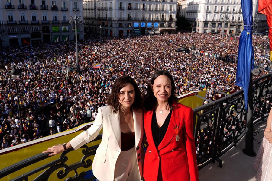 Isabel Díaz Ayuso entregó las medallas de la Comunidad de Madrid a María Corina Machado y Edmundo González: “Tenemos que luchar por la libertad cueste lo que cueste”