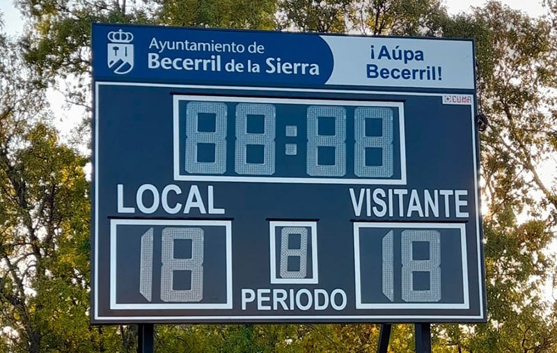 Becerril de la Sierra | Instalado un nuevo marcador en el campo de fútbol municipal