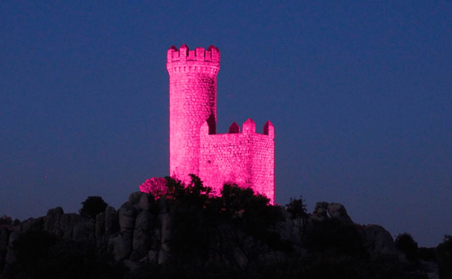 Torrelodones | Día Mundial del Cáncer de Mama 2021 iluminando su torre