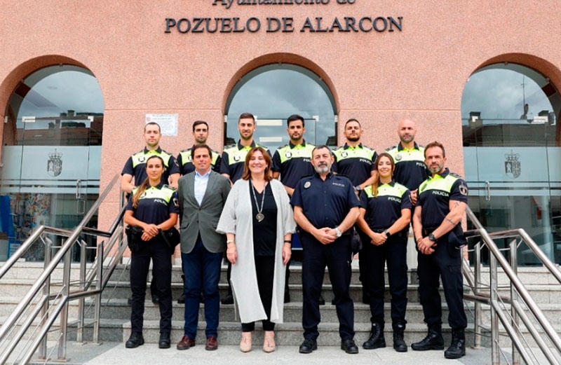 Pozuelo de Alarcón | La alcaldesa recibe a los nuevos Policías Municipales que amplían la plantilla y refuerzan la seguridad
