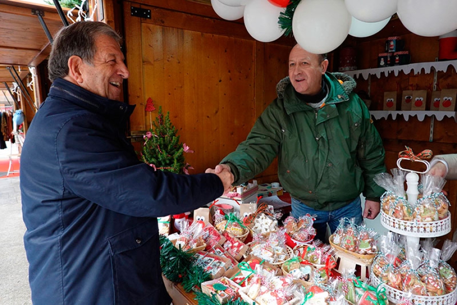 Villanueva de la Cañada | La plaza de España acoge un Mercado Navideño