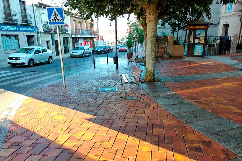 Valdemorillo | Acción intensiva para mantener calles y plazas libres de excrementos de palomas y otras aves
