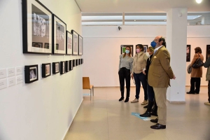 Villanueva de la Cañada | Inaugurada la exposición “Re-Encuentro. Zola is back”