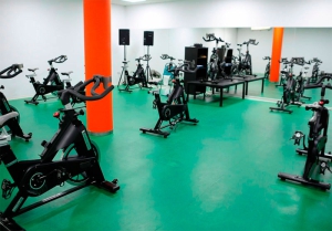 Boadilla del Monte | La Piscina Municipal Cubierta ofrece actividades colectivas de ciclo indoor, aeróbic, pilates, zumba o GAP
